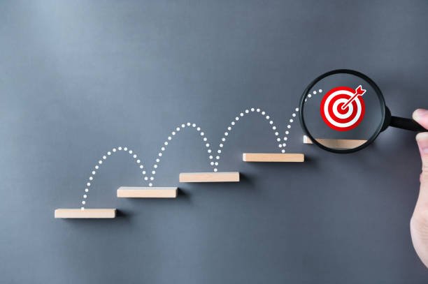 Para competir com produção massiva, marcas focam nicho, autoridade e conteúdo relevante com valor real.