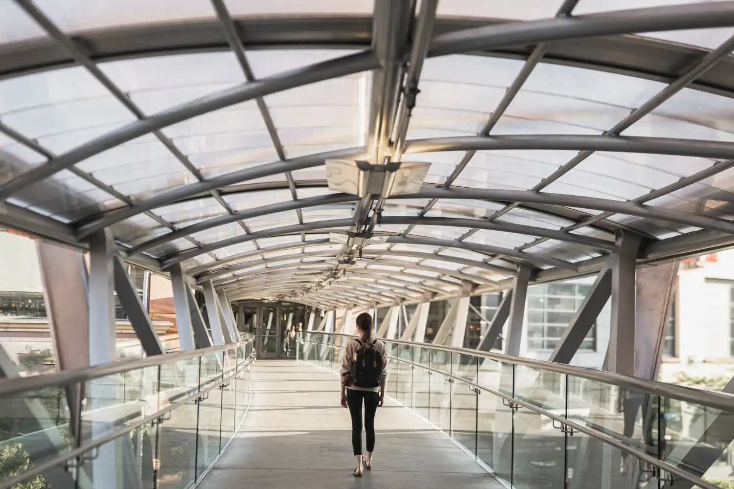 toldo de vidro ou policarbonato qual e a melhor opcao para sua obra 1